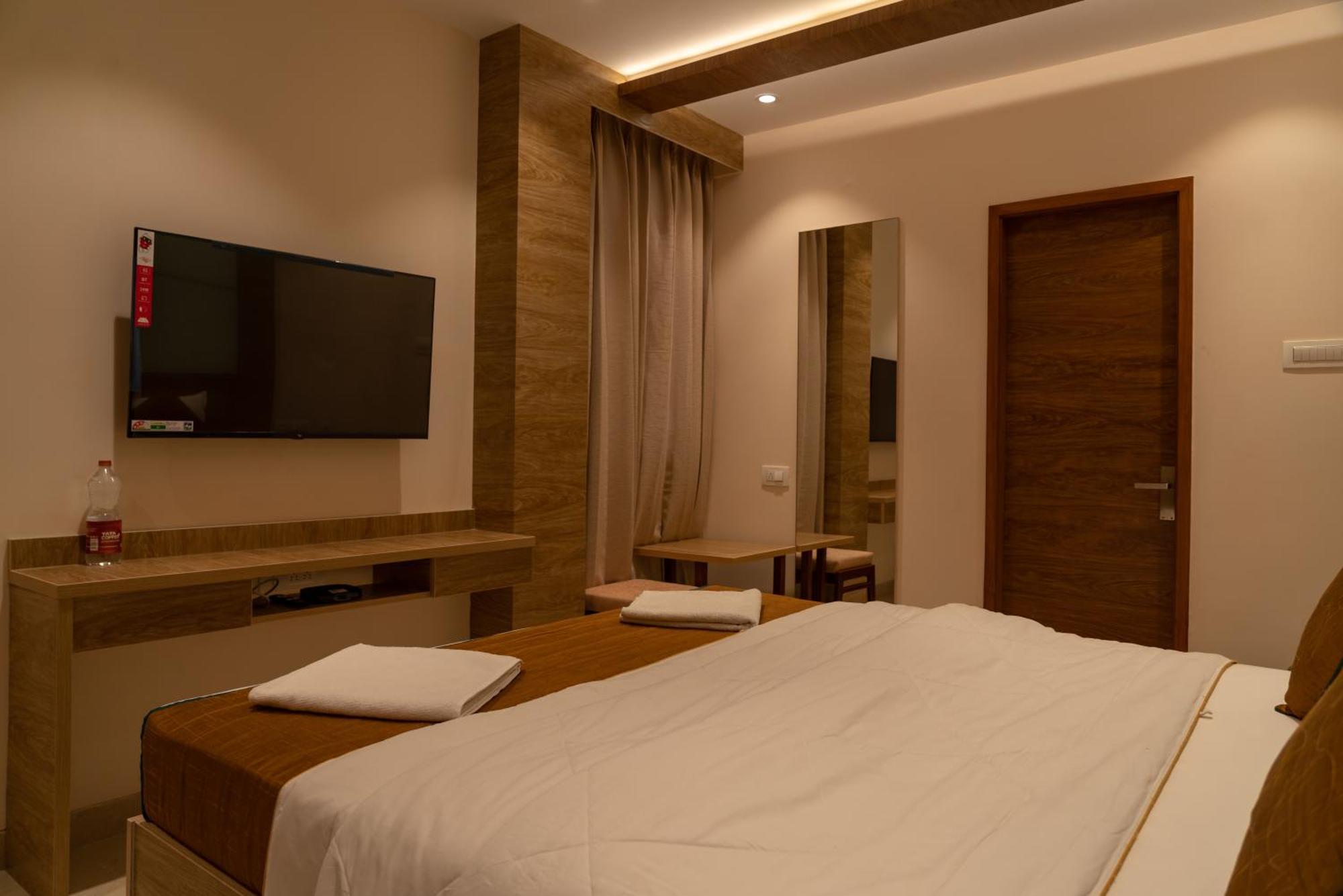 The Paradise Hotel - Luxury Stay Kanchipuram Ngoại thất bức ảnh